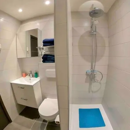 Centre A 2 Pas De La Vieille Ville, Plages Apartment *