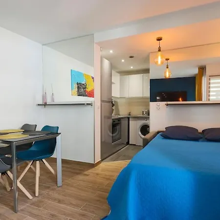 Centre A 2 Pas De La Vieille Ville, Plages 昂蒂布